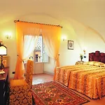 Palazzo Leti Residenza D'epoca 4* 스폴레토