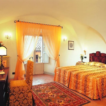 Hotel Palazzo Leti Residenza D'epoca 4*